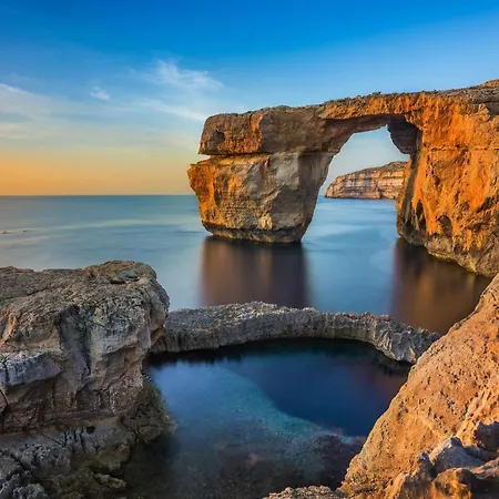 Seaview And Wellness Penthouse In Gozo - Happy