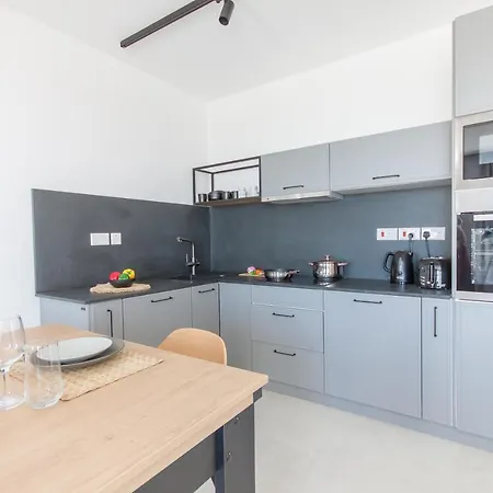 Seaview And Wellness Penthouse In Gozo - Happy